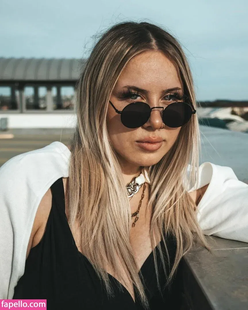 Stefanie Onlyfans Photo Gallery 