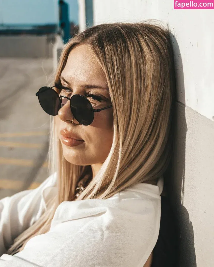 Stefanie Onlyfans Photo Gallery 