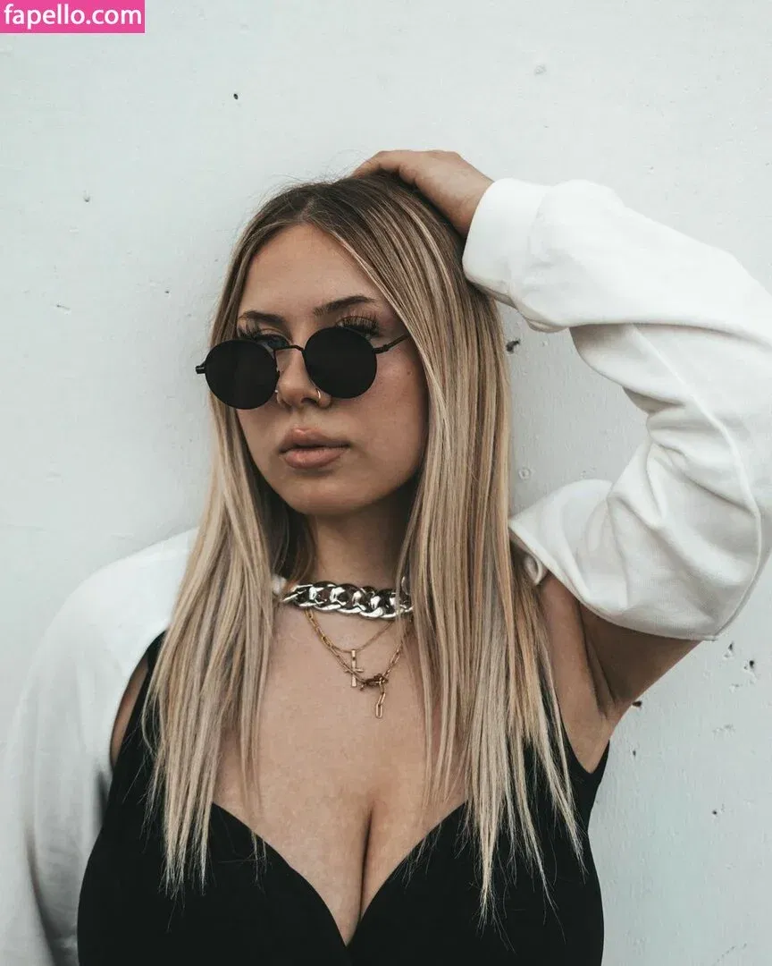 Stefanie Onlyfans Photo Gallery 