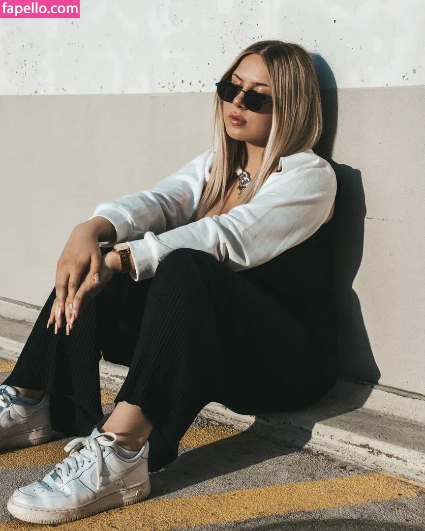 Stefanie Onlyfans Photo Gallery 