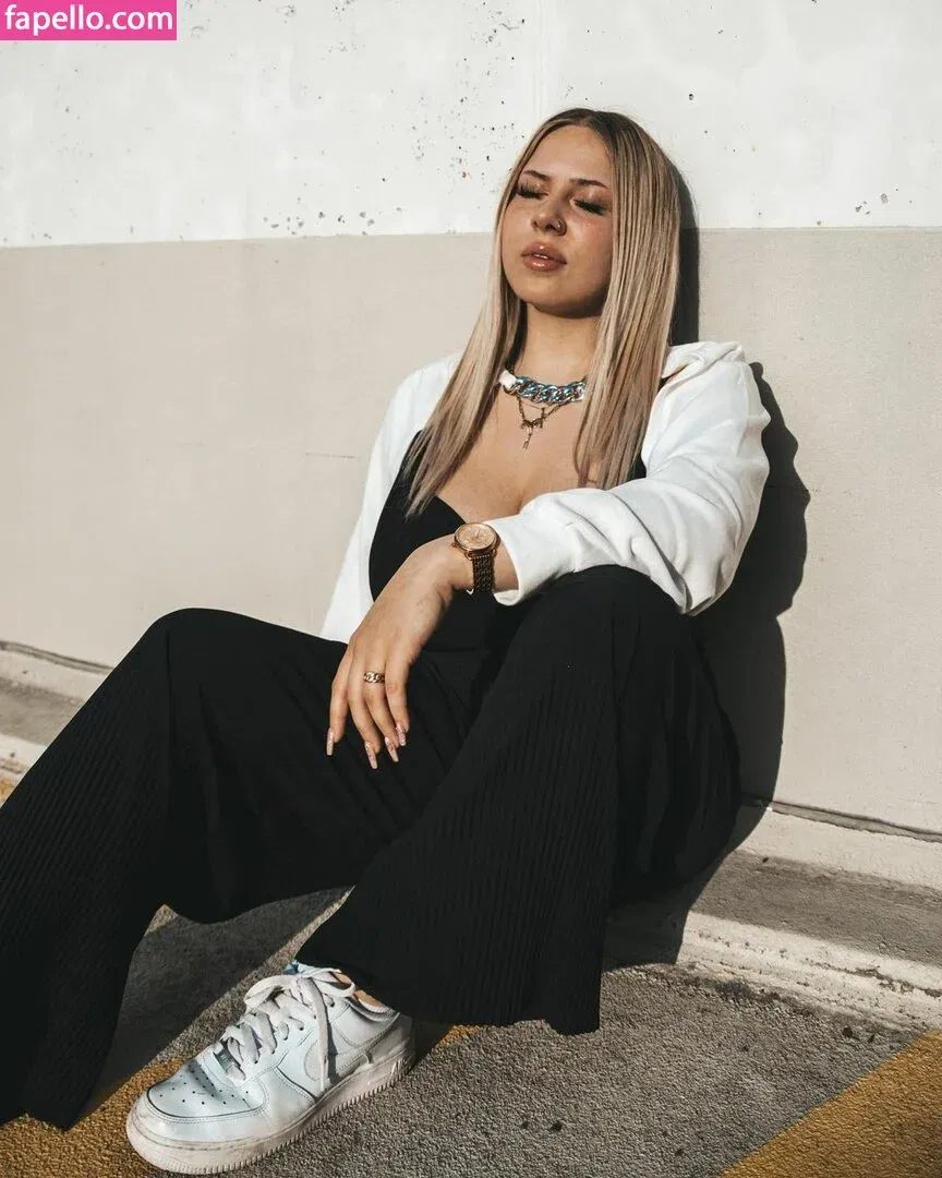 Stefanie Onlyfans Photo Gallery 