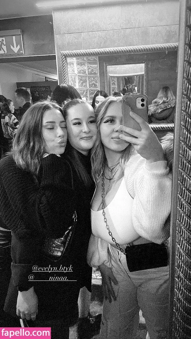 Stefanie Onlyfans Photo Gallery 