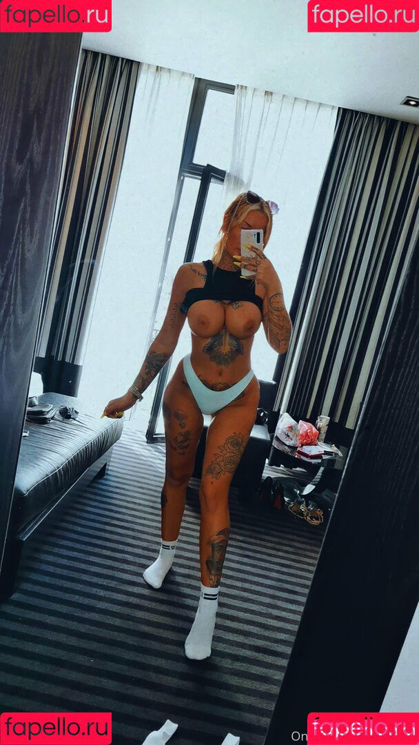 Zelenia Onlyfans Photo Gallery 