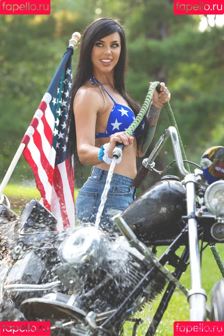 Alex Zedra Onlyfans Photo Gallery 