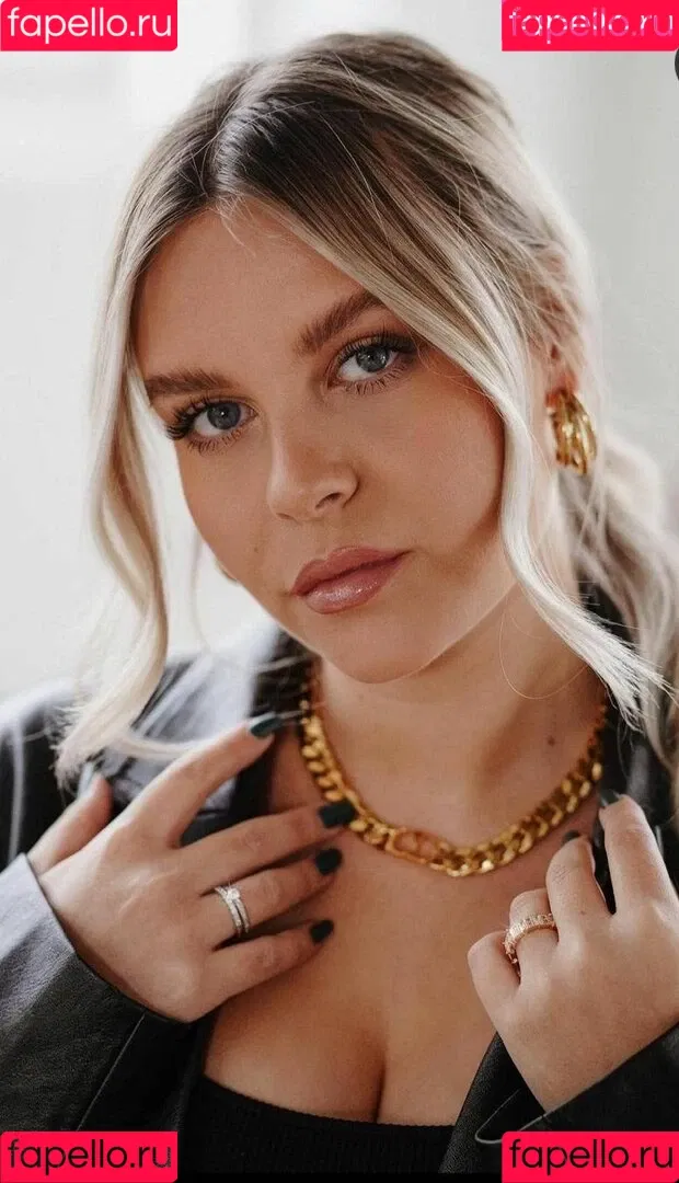 Dagi Bee Onlyfans Photo Gallery 