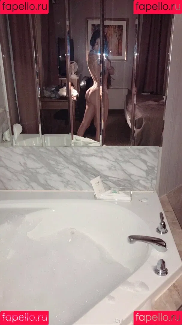 chachoux22 Onlyfans Photo Gallery 