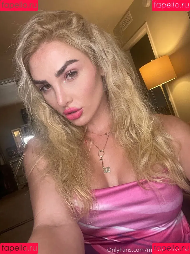 Miss Kenzie Anne Onlyfans Photo Gallery 