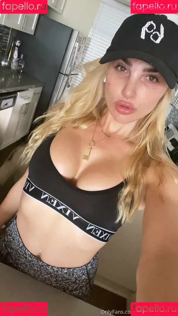 Miss Kenzie Anne Onlyfans Photo Gallery 