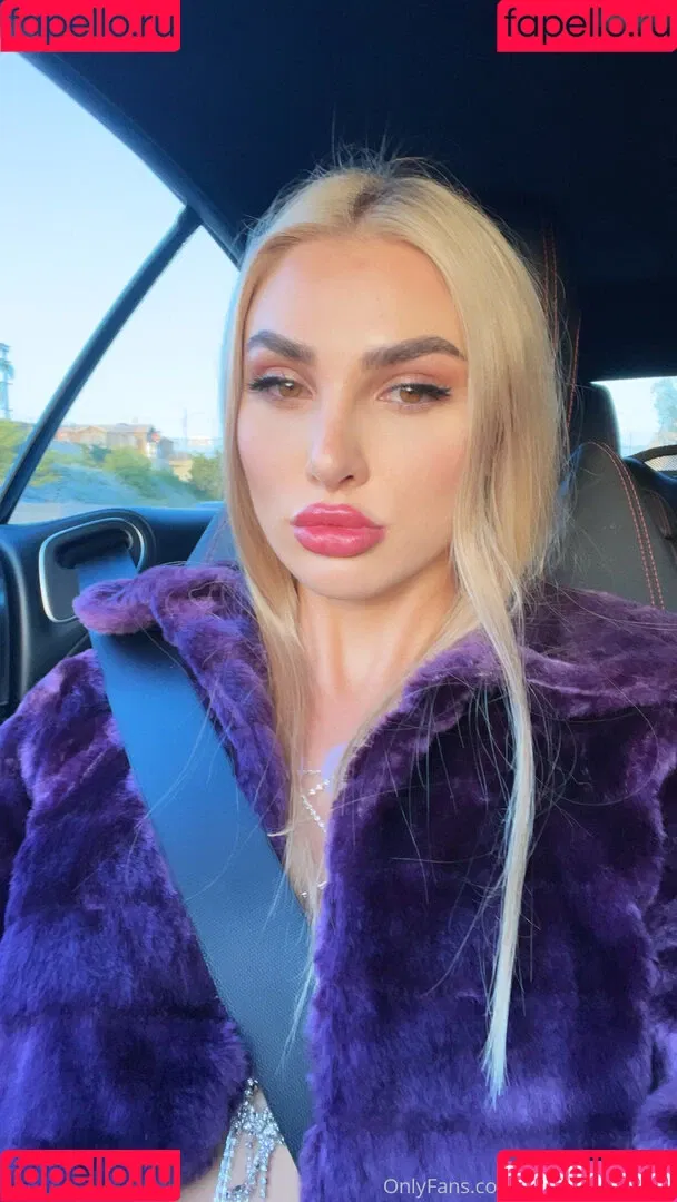 Miss Kenzie Anne Onlyfans Photo Gallery 