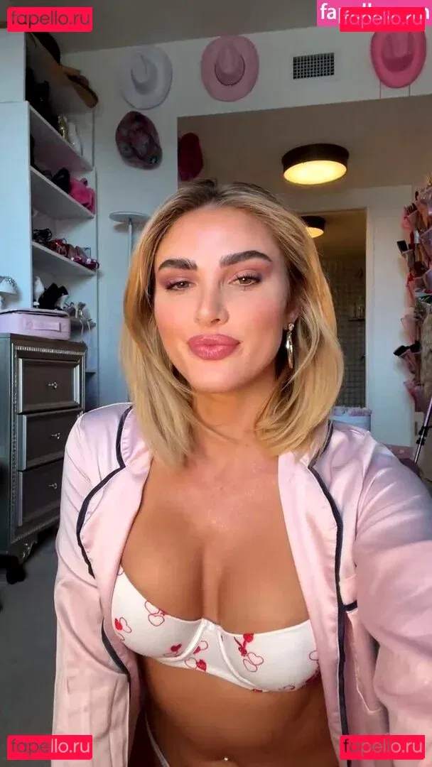 Miss Kenzie Anne Onlyfans Photo Gallery 