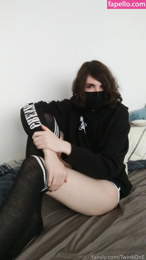 TwinkOnE Onlyfans Photo Gallery 
