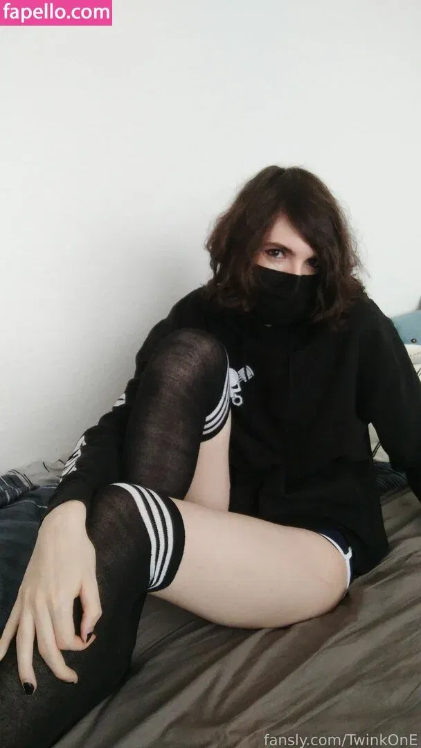 TwinkOnE Onlyfans Photo Gallery 
