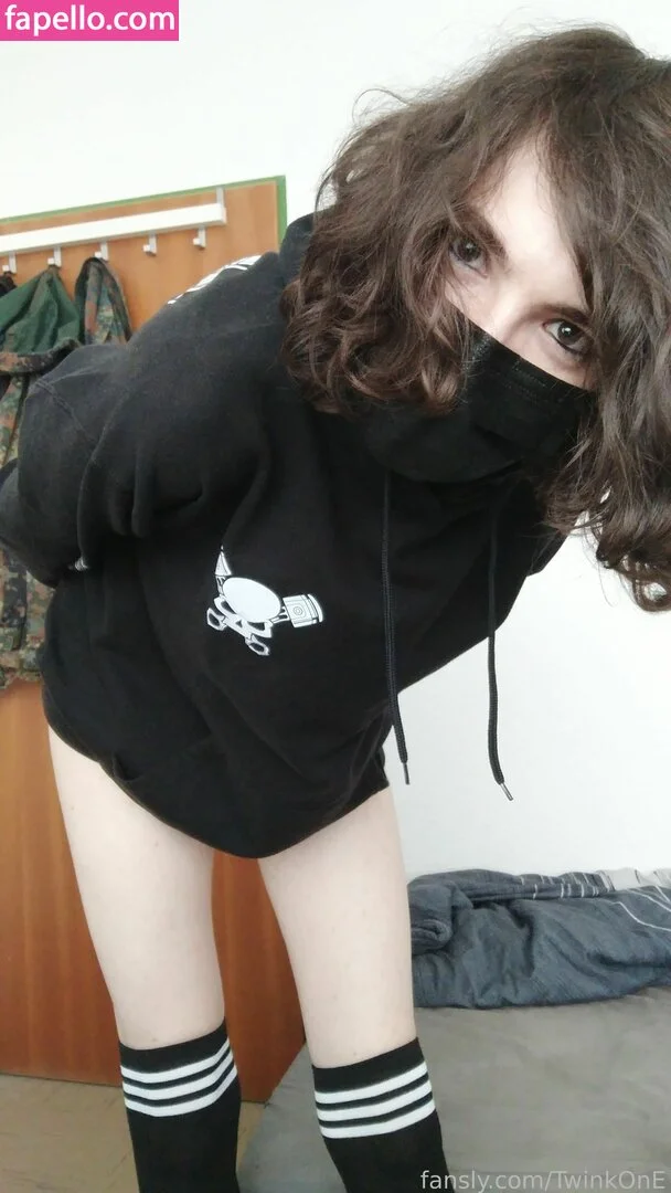 TwinkOnE Onlyfans Photo Gallery 
