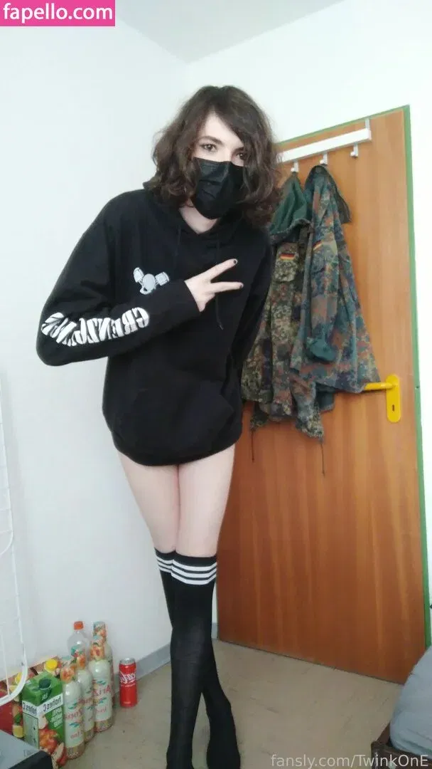 TwinkOnE Onlyfans Photo Gallery 