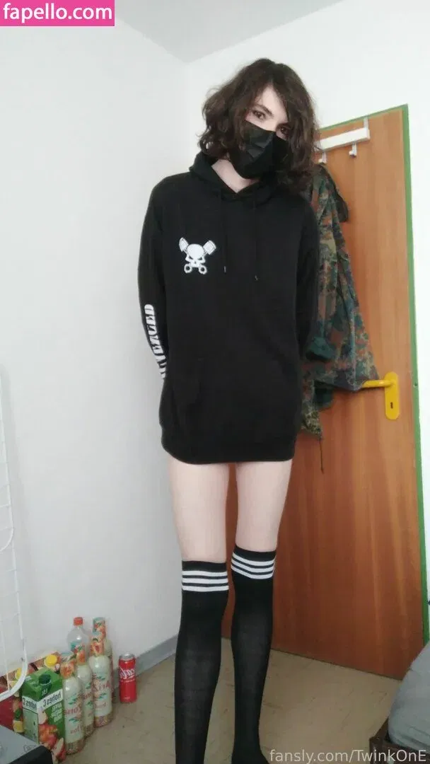 TwinkOnE Onlyfans Photo Gallery 