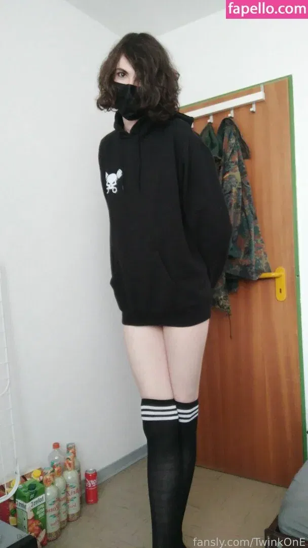 TwinkOnE Onlyfans Photo Gallery 