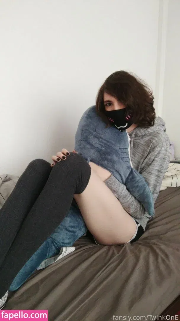 TwinkOnE Onlyfans Photo Gallery 