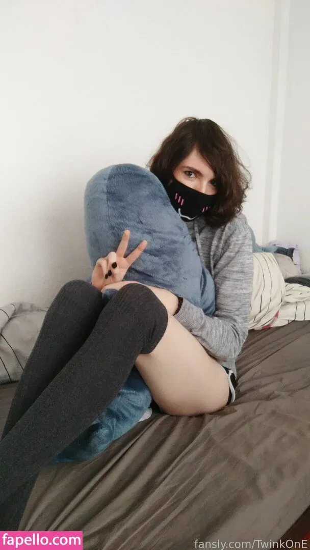 TwinkOnE Onlyfans Photo Gallery 