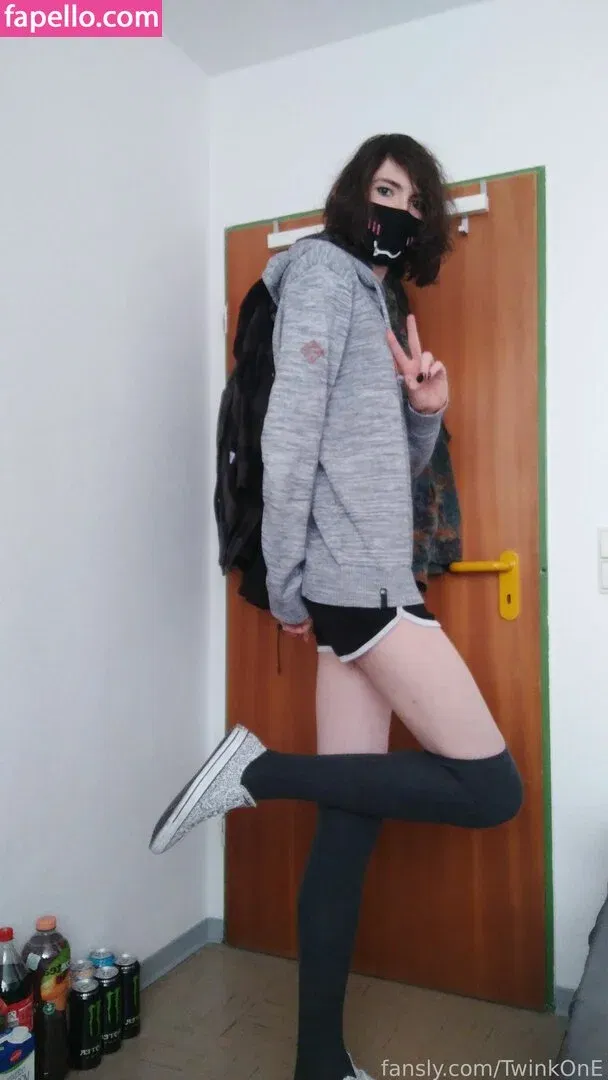 TwinkOnE Onlyfans Photo Gallery 
