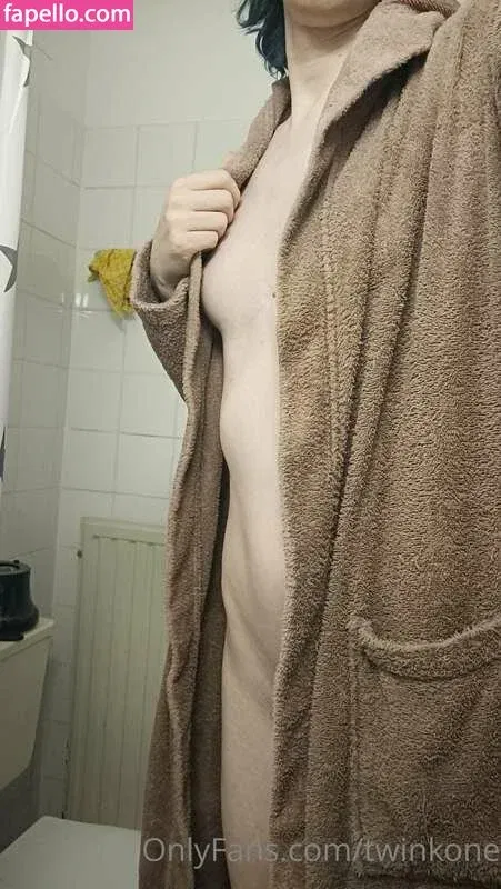 TwinkOnE Onlyfans Photo Gallery 