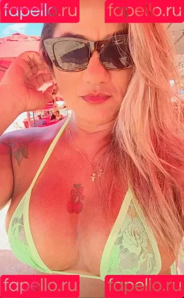 Esther Exhib Onlyfans Photo Gallery 