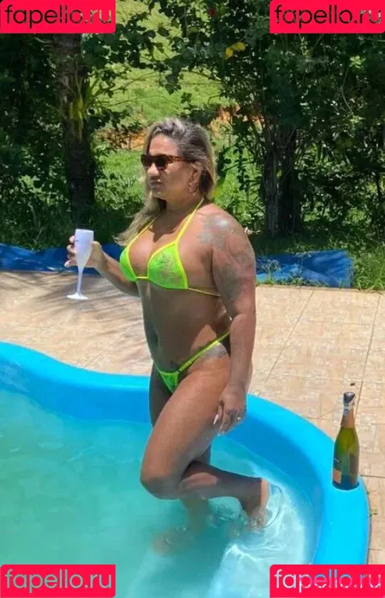 Esther Exhib Onlyfans Photo Gallery 