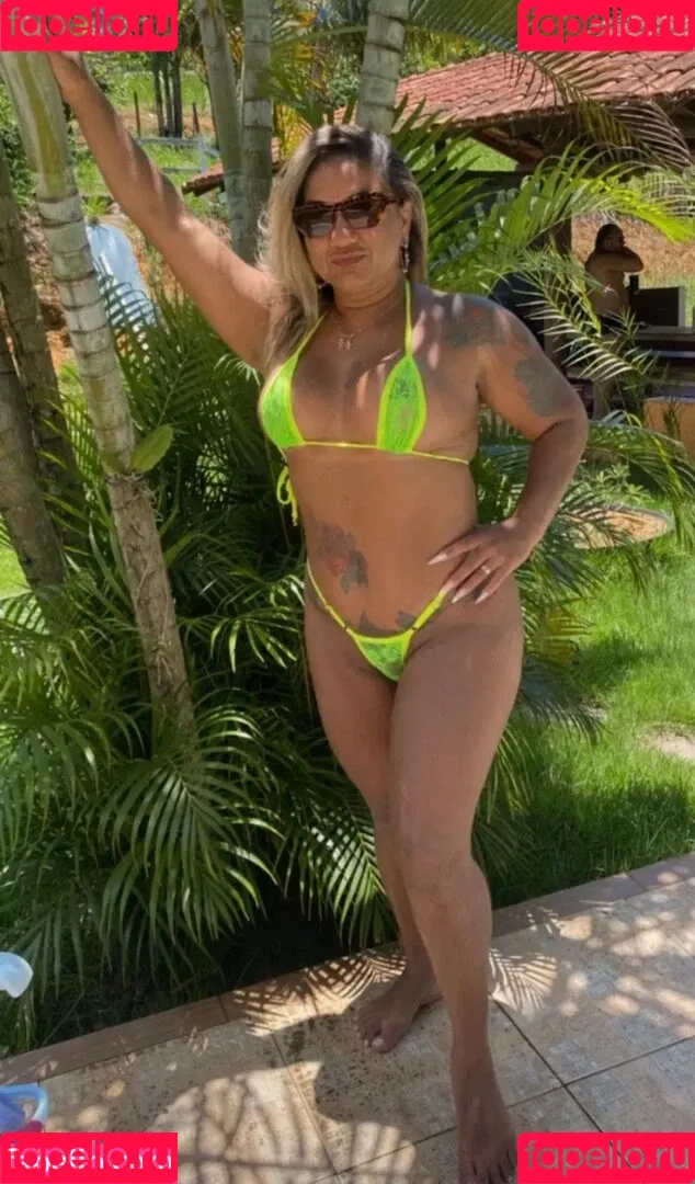 Esther Exhib Onlyfans Photo Gallery 