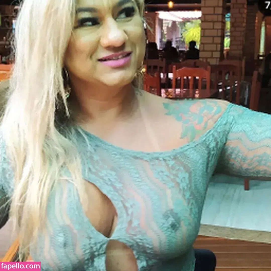 Esther Exhib Onlyfans Photo Gallery 