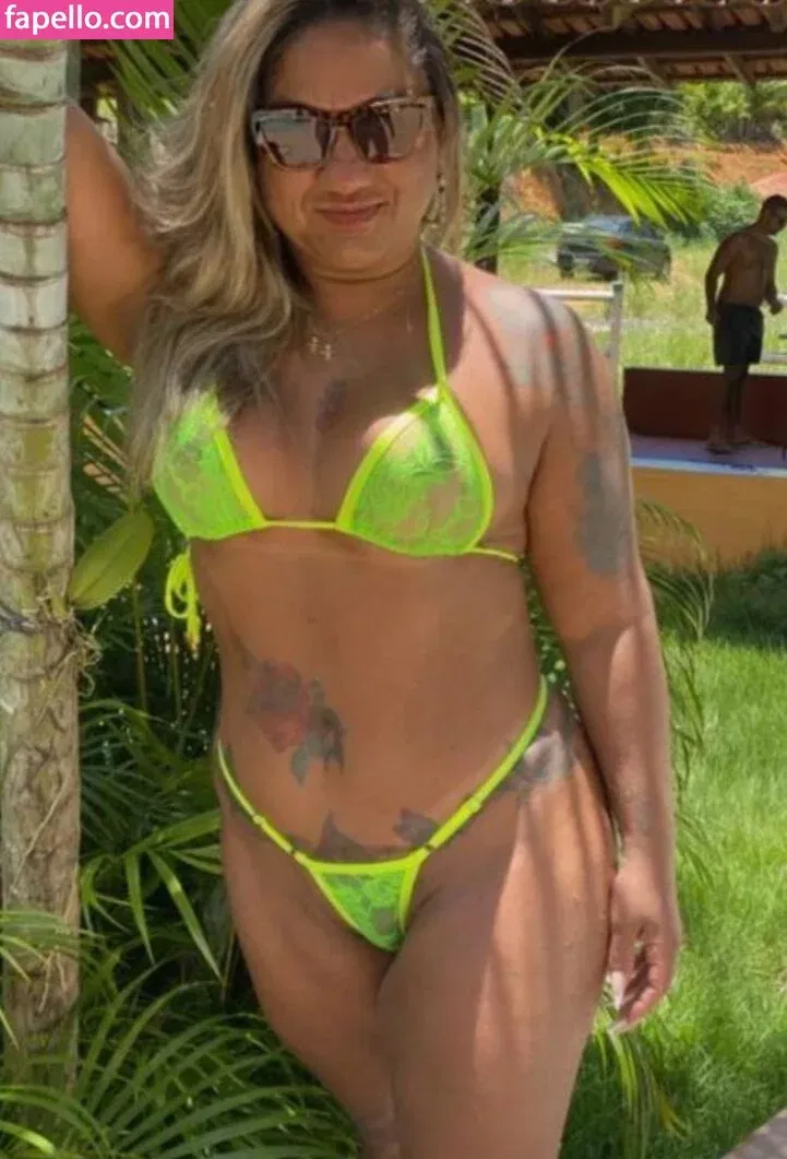 Esther Exhib Onlyfans Photo Gallery 