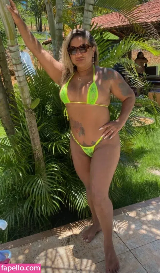 Esther Exhib Onlyfans Photo Gallery 