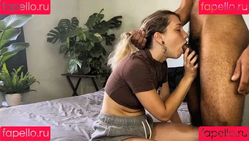Venus Rivers - Lilbbyb Onlyfans Photo Gallery 