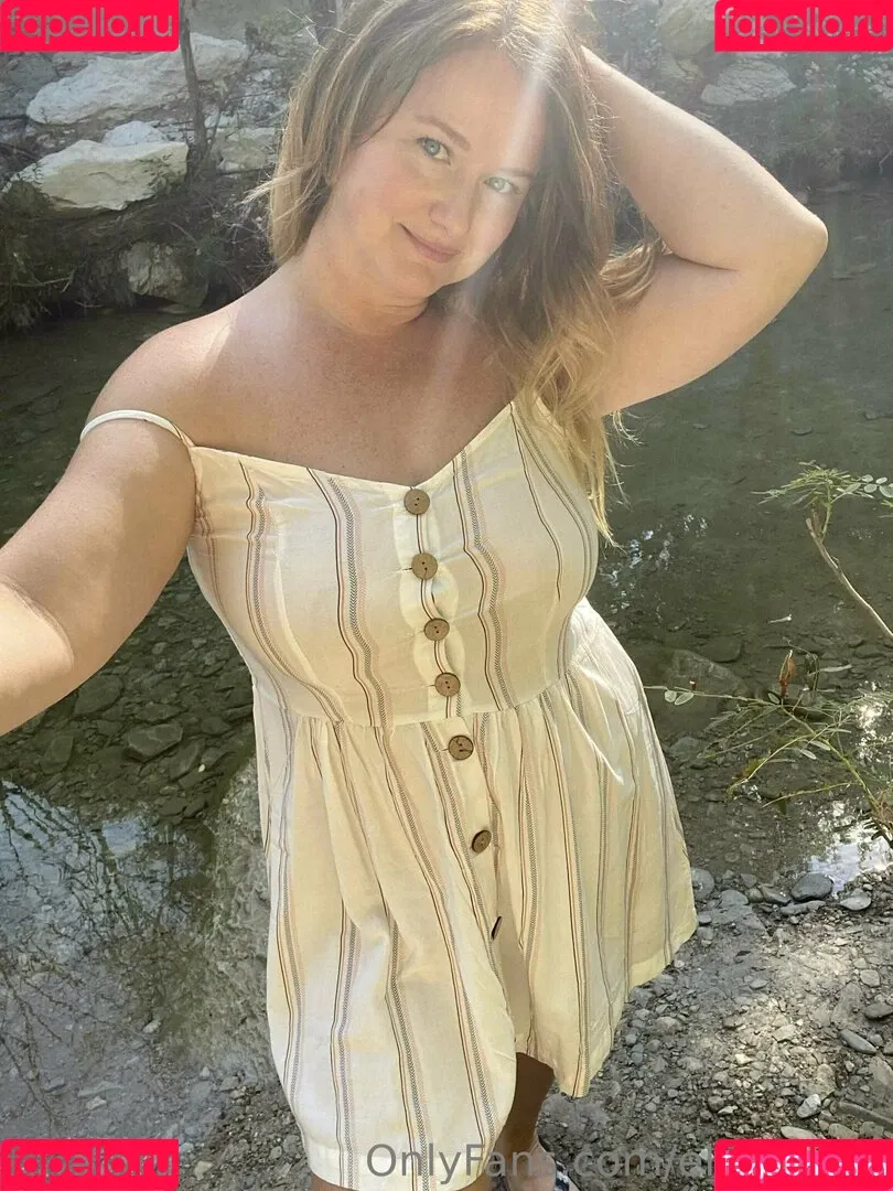 ellierenee Onlyfans Photo Gallery 