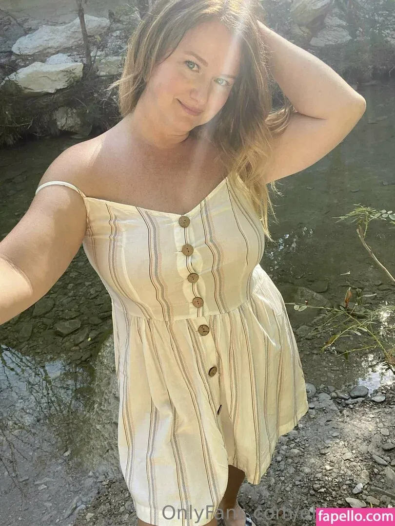 ellierenee Onlyfans Photo Gallery 