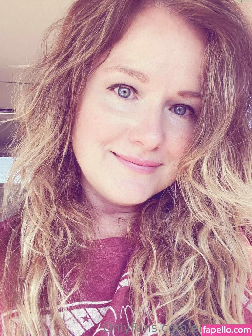 ellierenee Onlyfans Photo Gallery 