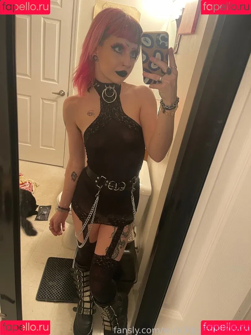 wick3dpiggyroaster Onlyfans Photo Gallery 
