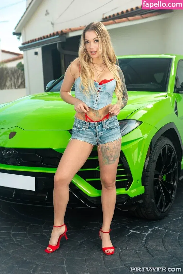 Misha Maver Onlyfans Photo Gallery 