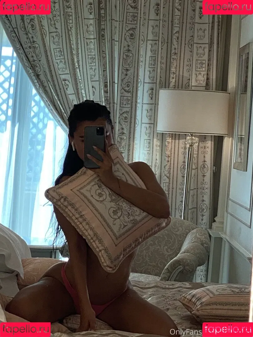 Sveta Bilyanova Onlyfans Photo Gallery 