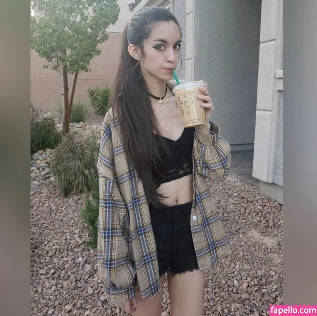 MaryMaybe Onlyfans Photo Gallery 