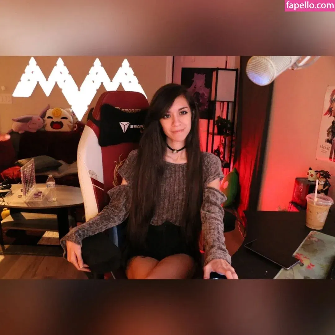 MaryMaybe Onlyfans Photo Gallery 