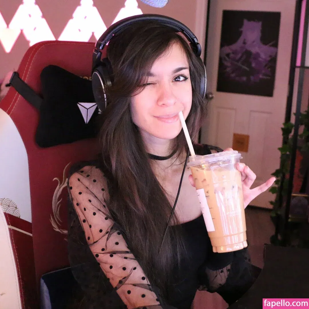 MaryMaybe Onlyfans Photo Gallery 