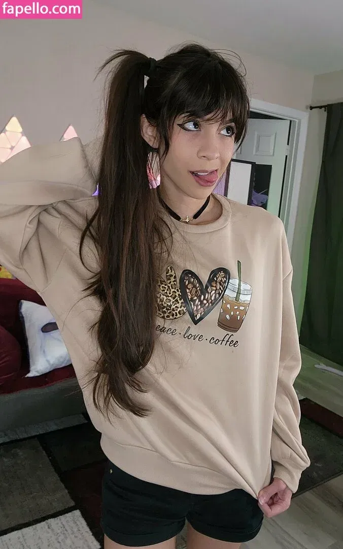 MaryMaybe Onlyfans Photo Gallery 