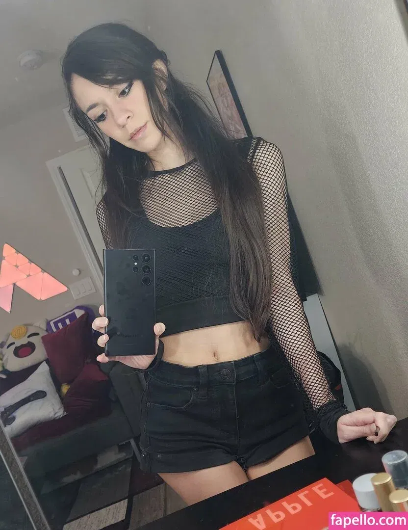 MaryMaybe Onlyfans Photo Gallery 