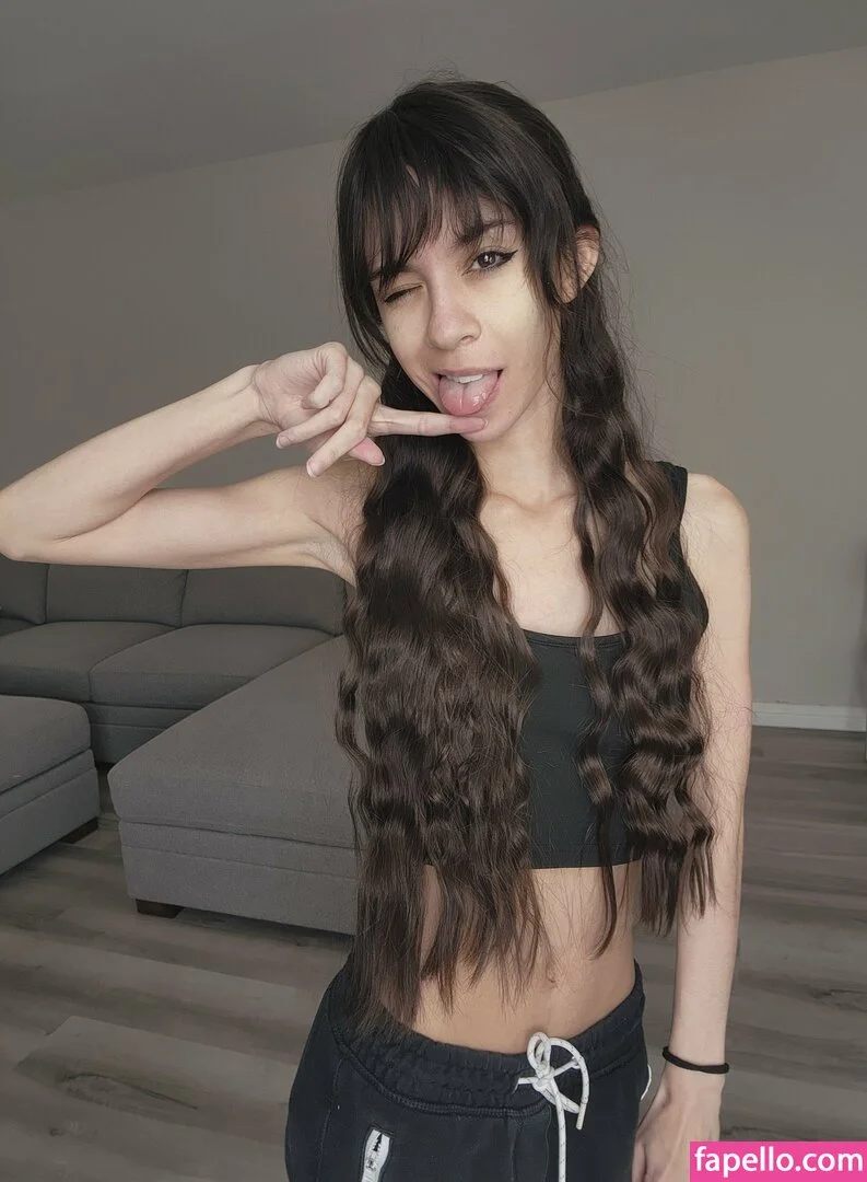 MaryMaybe Onlyfans Photo Gallery 