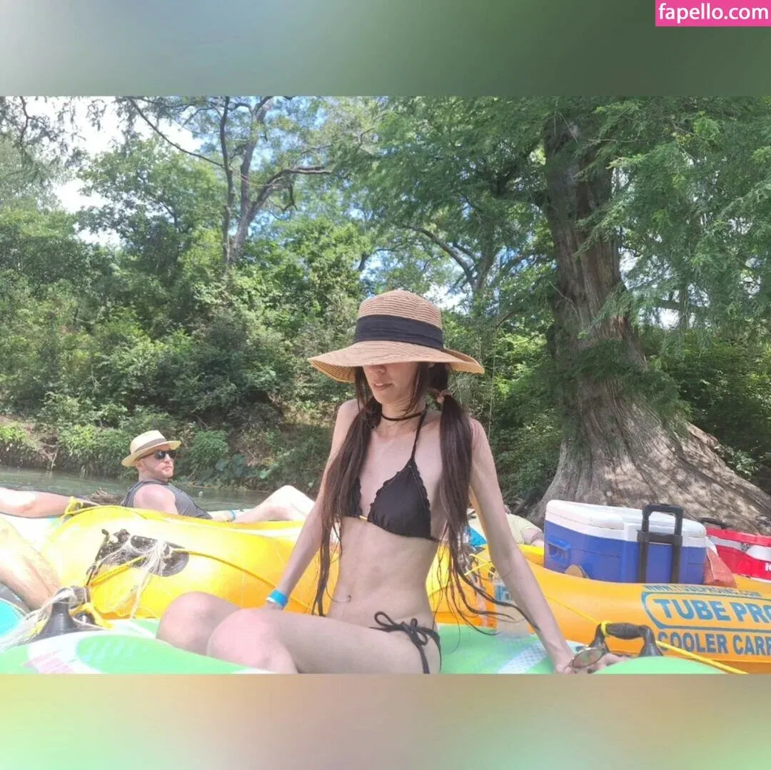 MaryMaybe Onlyfans Photo Gallery 