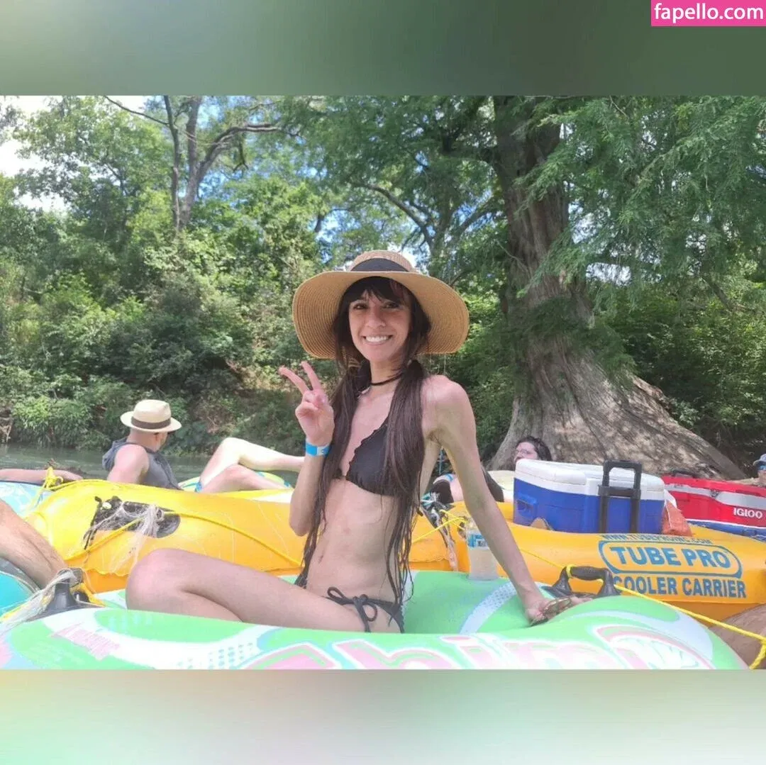 MaryMaybe Onlyfans Photo Gallery 