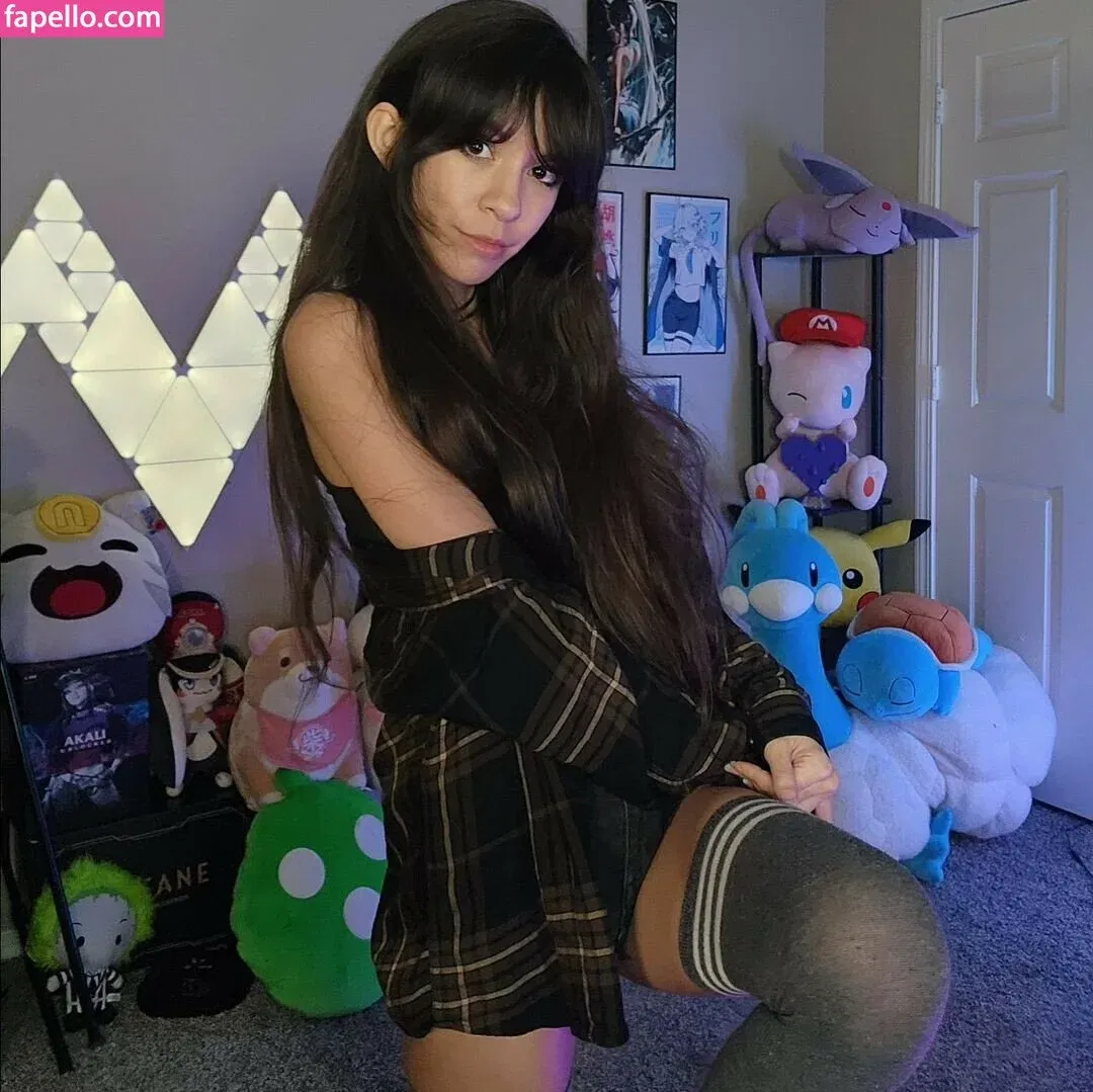 MaryMaybe Onlyfans Photo Gallery 