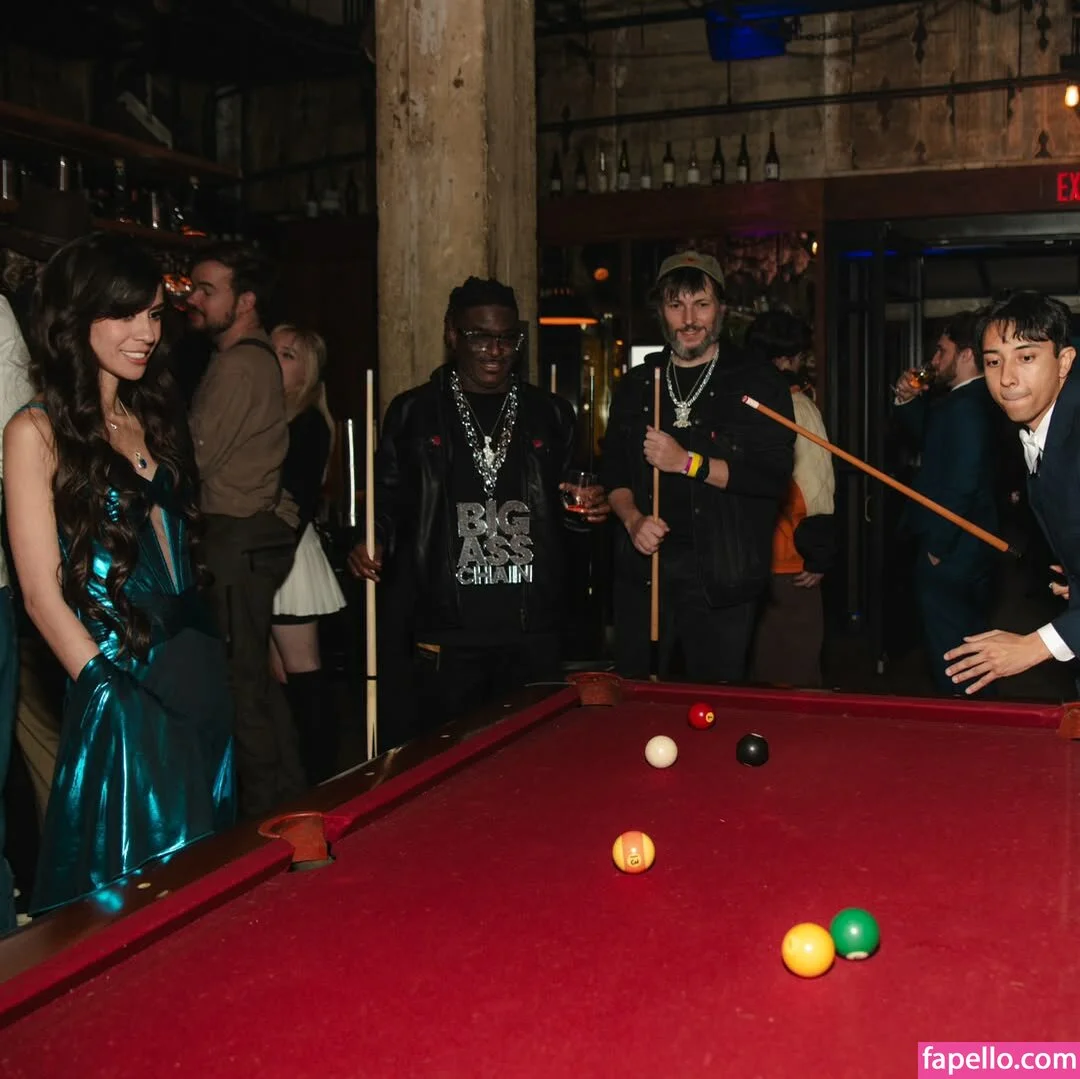 MaryMaybe Onlyfans Photo Gallery 