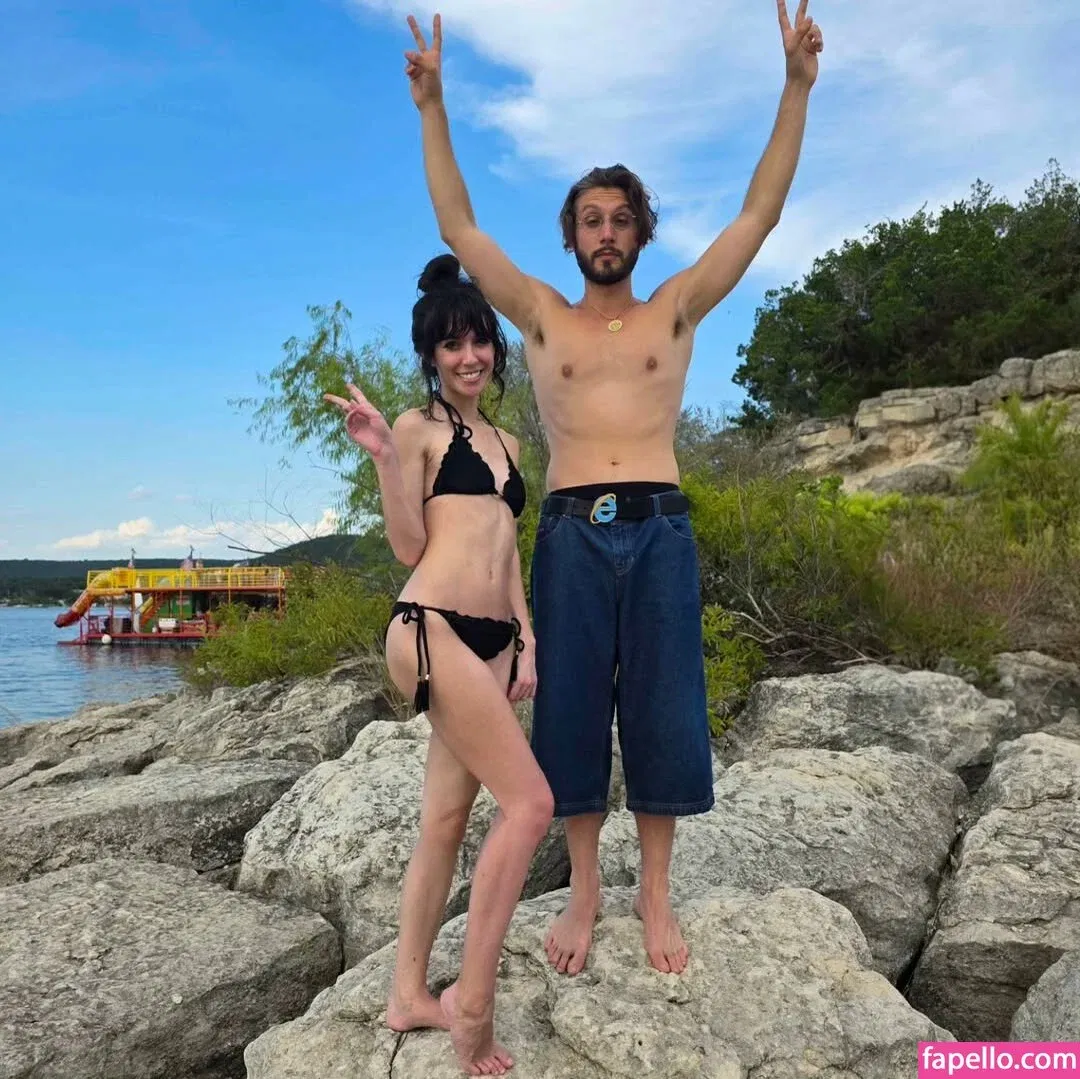 MaryMaybe Onlyfans Photo Gallery 