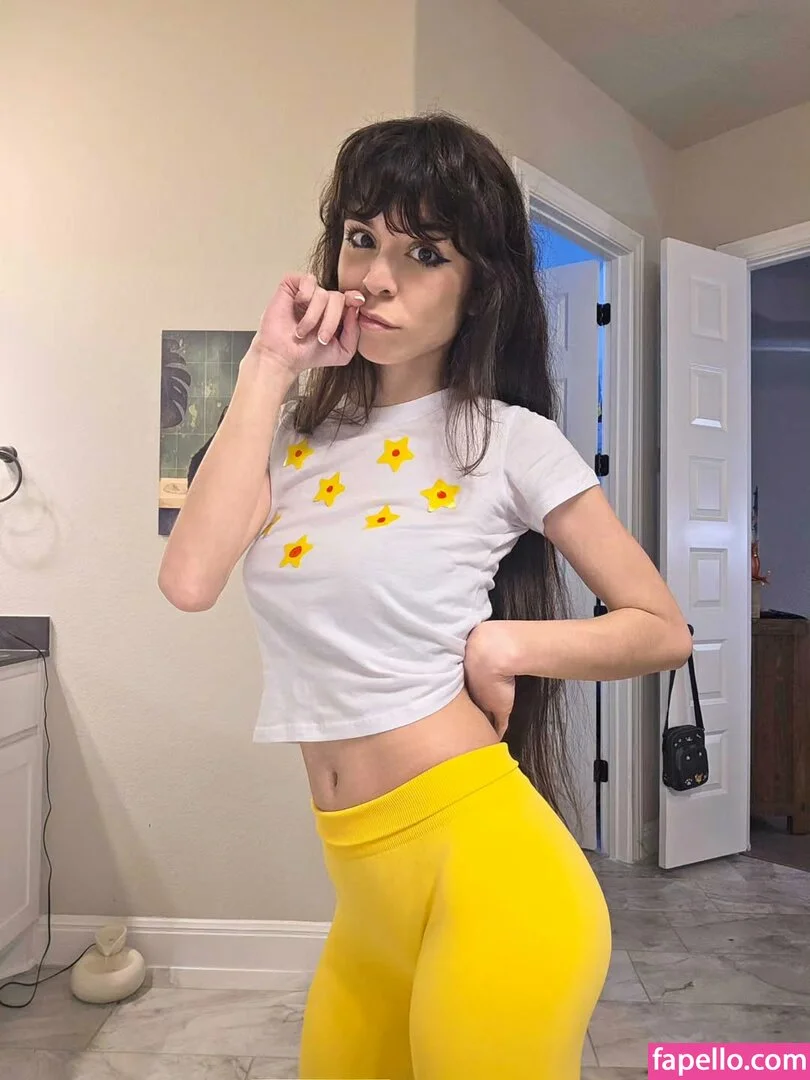 MaryMaybe Onlyfans Photo Gallery 