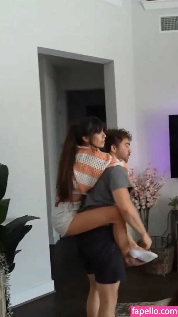 MaryMaybe Onlyfans Photo Gallery 